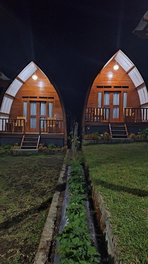 Family Rinjani Bungalow Sajang Esterno foto