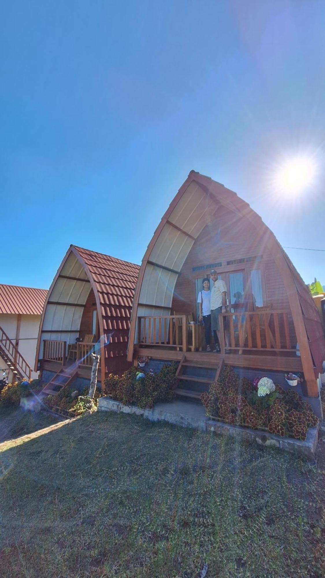 Family Rinjani Bungalow Sajang Esterno foto