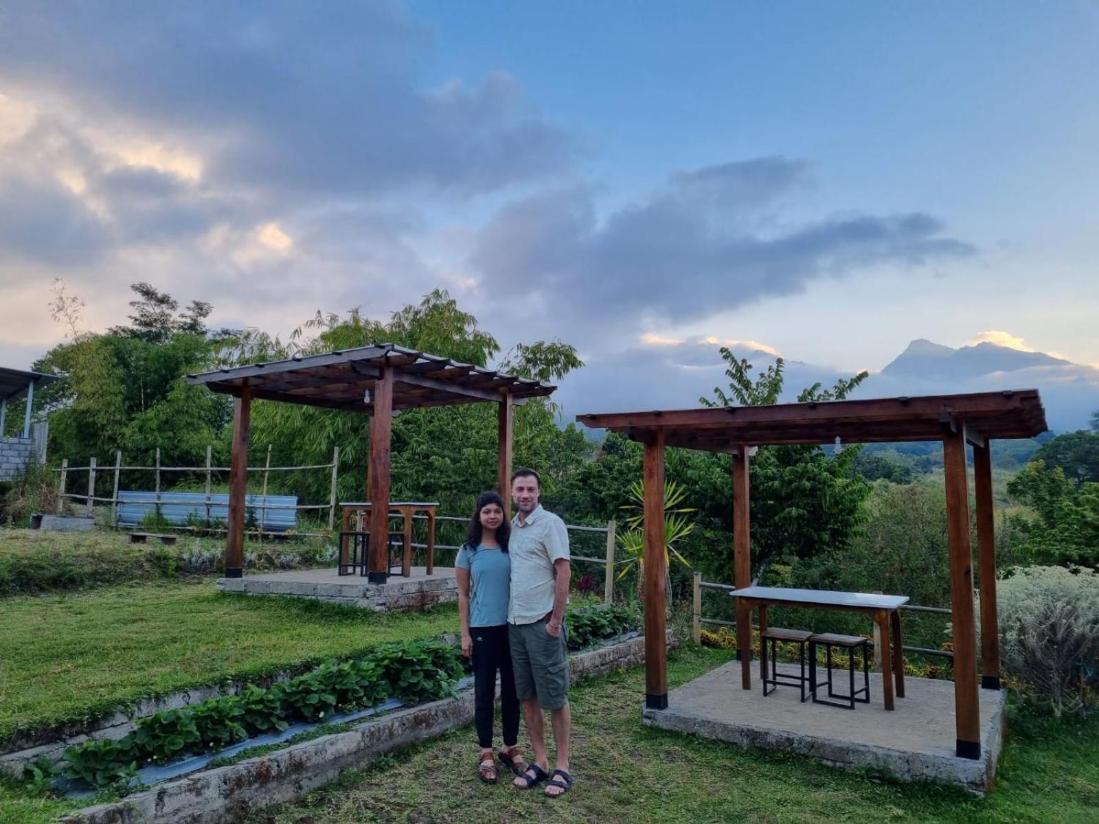 Family Rinjani Bungalow Sajang Esterno foto